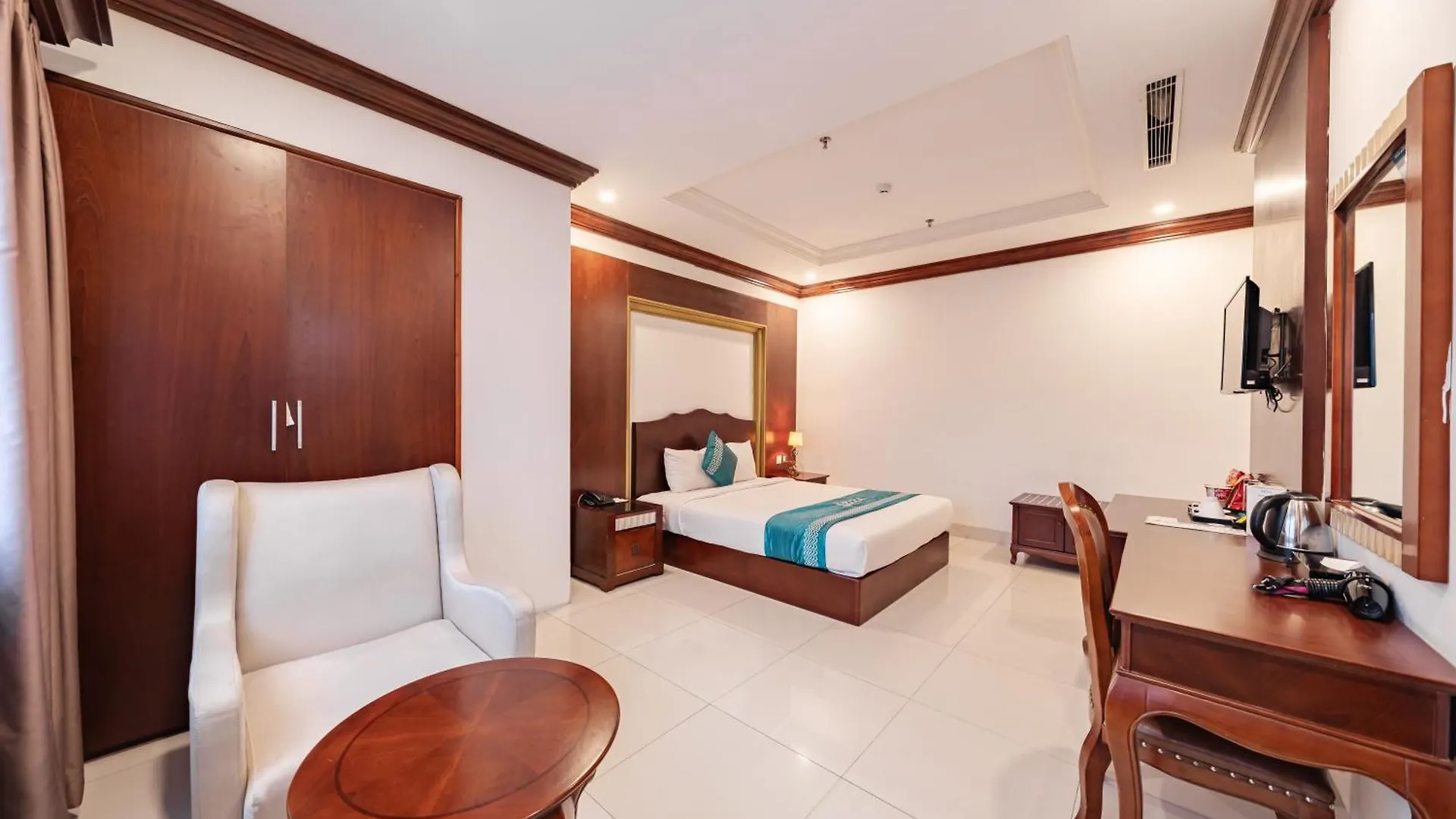 Ibiza Riverfront Da Nang Hotel 4*,  Вьетнам