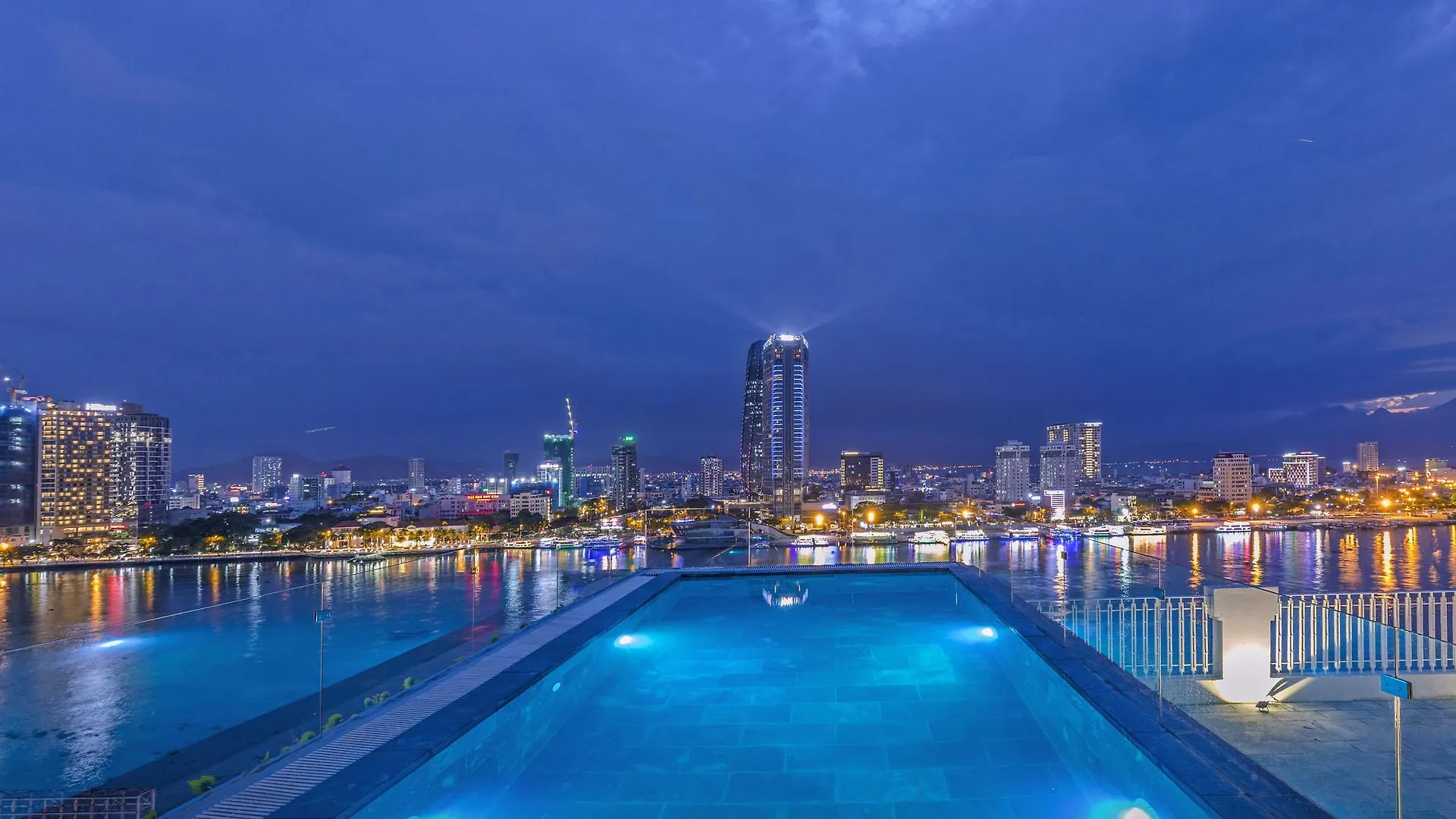 Ibiza Riverfront Da Nang Hotel Powered By Aston