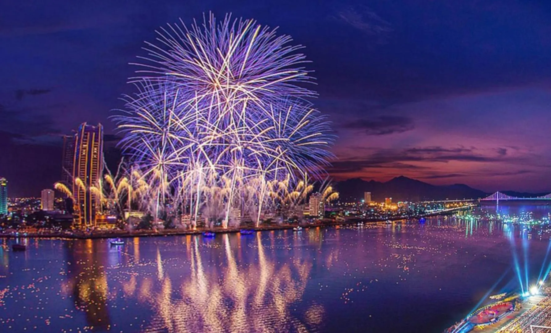 Ibiza Riverfront Da Nang Hotel Powered By Aston